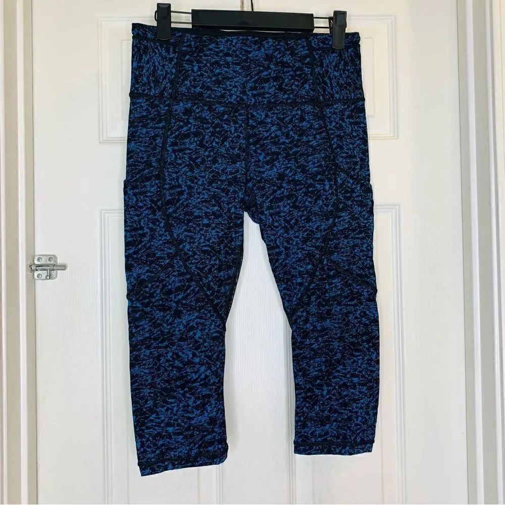 Lululemon Outrun 17" Crop Leggings Iced Wave Capri Black Size 6